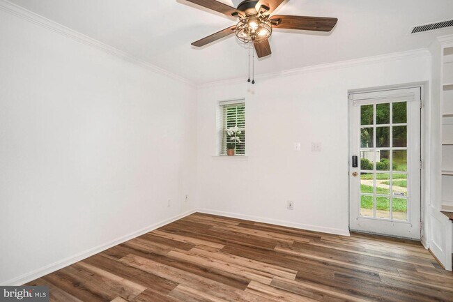 Foto del edificio - 1301 E Abingdon Dr