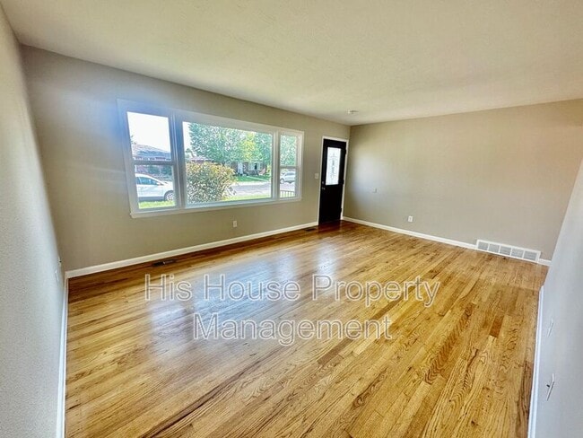 Foto del edificio - 2806 W 12th Street Rd