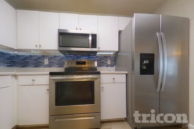 Building Photo - 113 Ivy Brook Dr