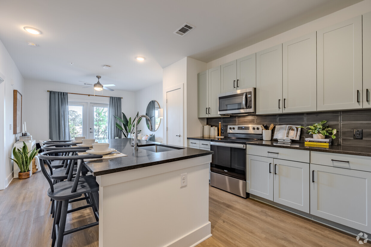 1BR, 1BA - 702SF - Kitchen - The Vivian