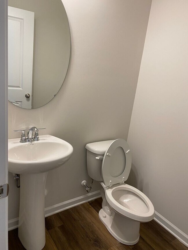 Foto del edificio - 4 bed/2.5 bath home in Troutman!