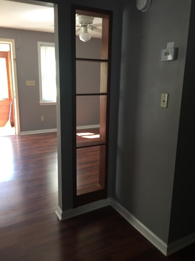 Foto del edificio - 1 BED / 1 BATH DUPLEX