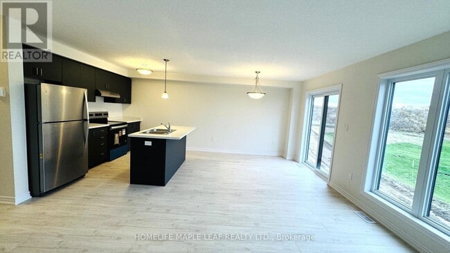 Building Photo - 375 Benninger Dr