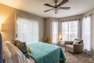 1BR, 1BA - 670SF - Sky at Salado Creek