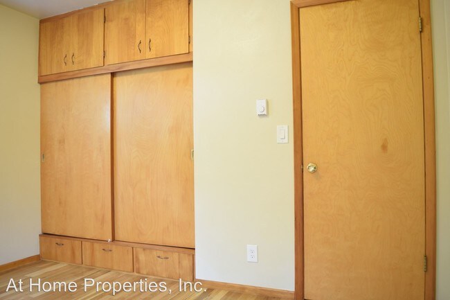 Building Photo - 2970 NW Johnson Ave