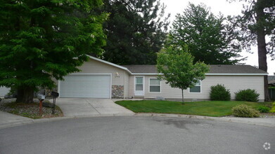 Building Photo - 1770 N Pinewood Ct