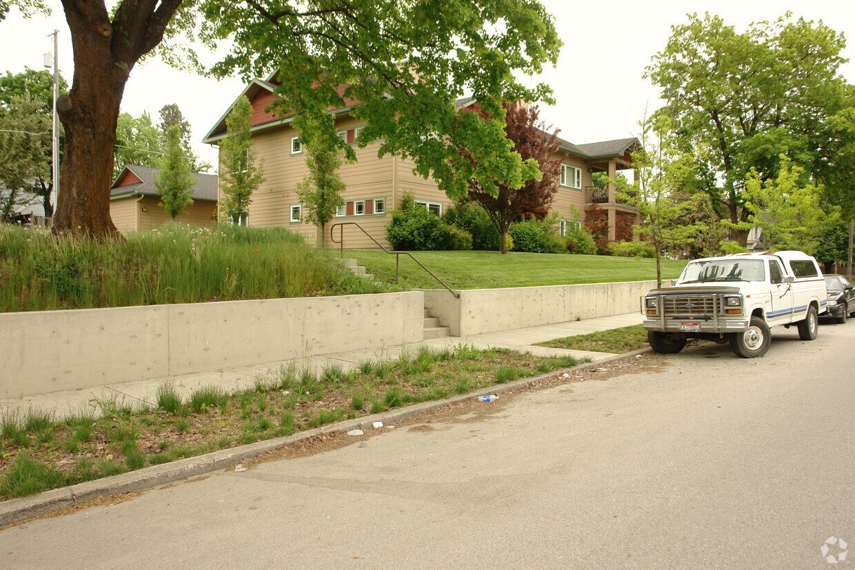 Foto del edificio - 217 E Garden Ave