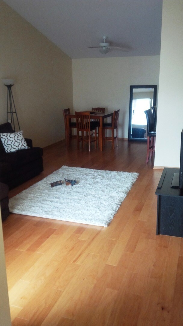 Building Photo - 121 Silverstone Dr