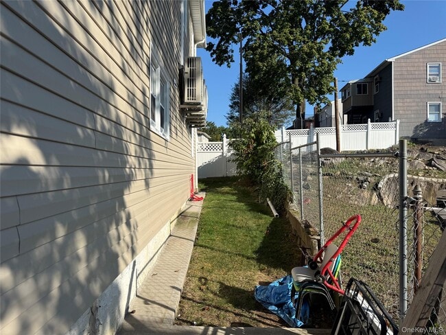 Building Photo - 28 Tunis Ave
