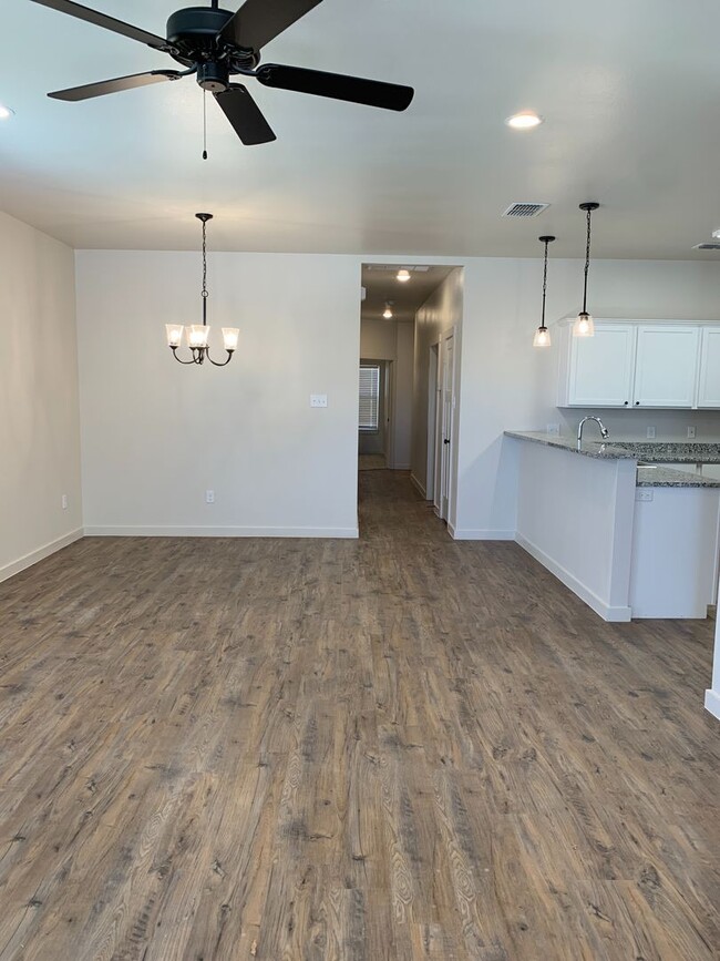 Foto del edificio - Modern Two Bedroom Townhome In Cooper!