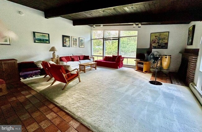 Foto del edificio - 51 Clover Ln