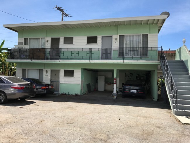 3 apartamentos con parte posterior independiente - 1304 E Wilson Ave