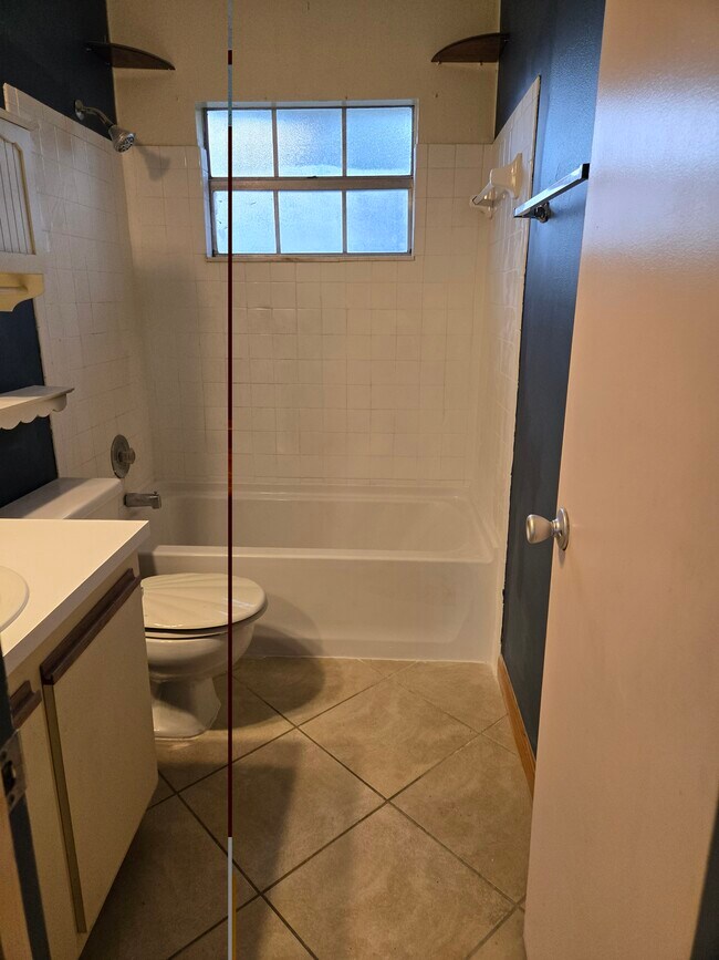 Foto del edificio - 4880 SE 44th St