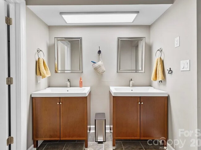 Foto del edificio - 13820 Queens Harbor Rd