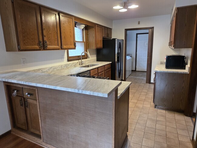 Building Photo - 28 E Jeffrey Pl