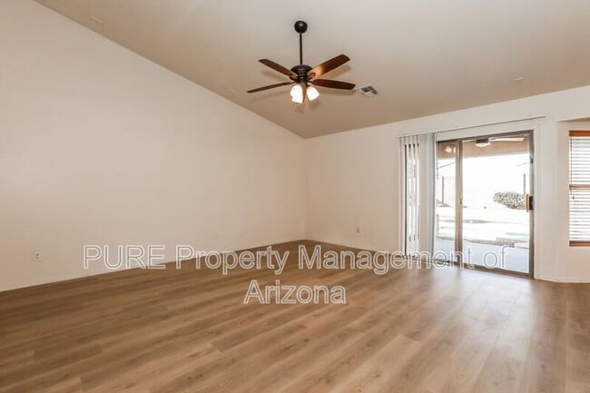 Building Photo - 10042 E Pantera Ave