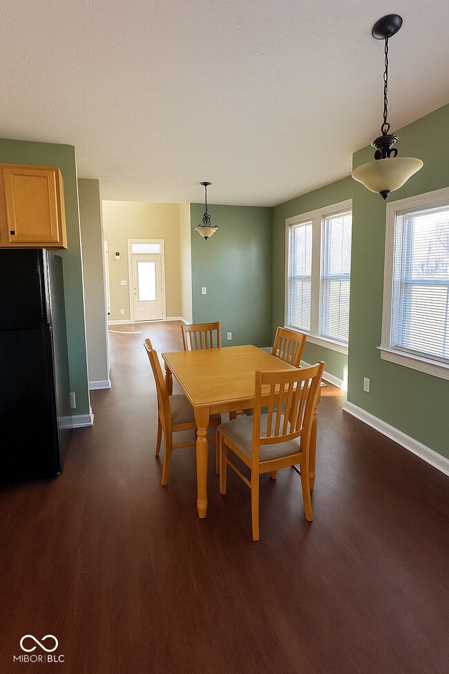 Building Photo - 549 N Belmont Ave