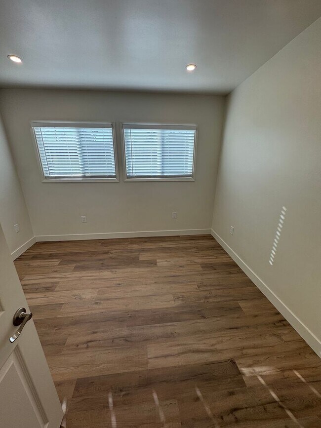 Foto del edificio - 263 E 21st St