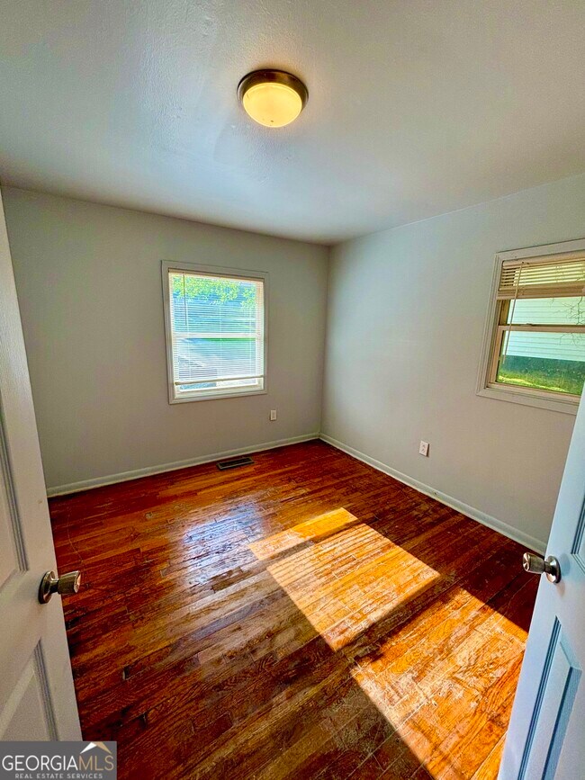 Foto del edificio - 315 Woodridge Cir