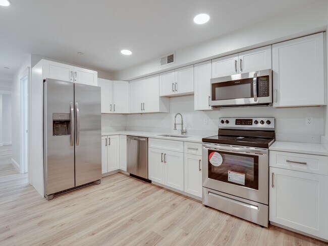 Building Photo - 14 William St