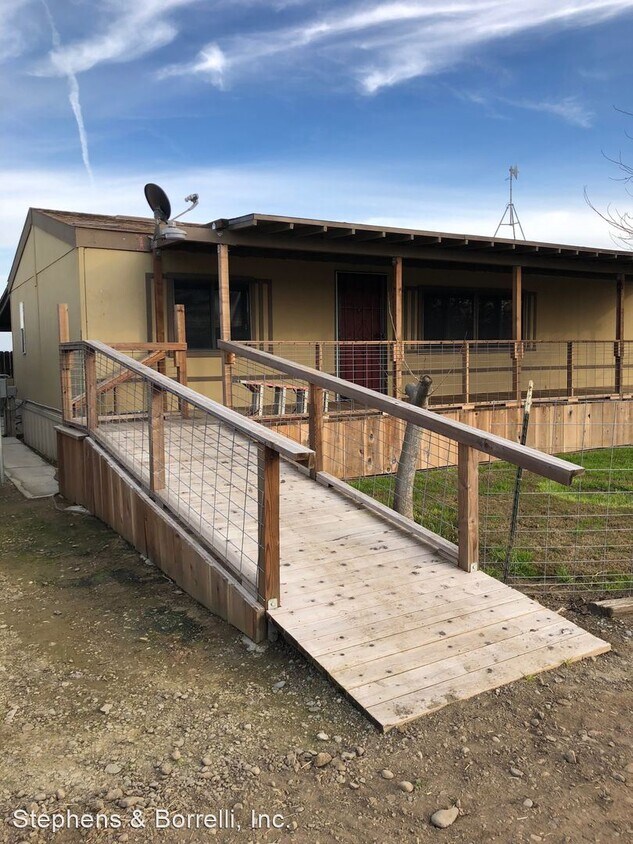 Primary Photo - 3 br, 2 bath House - 28269 Fahey Road