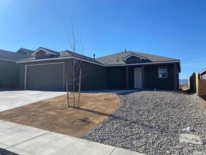 Building Photo - 1010 Emerald Wy