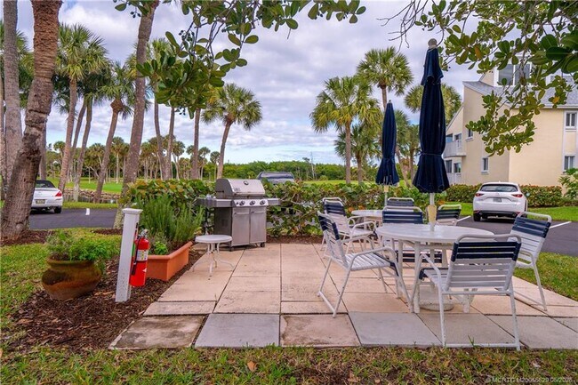 Building Photo - 5601 NE Gulfstream Way