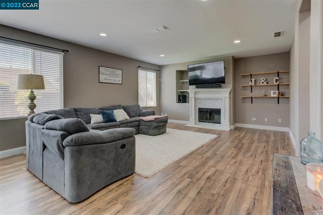 Building Photo - 1229 Swan Lake Dr