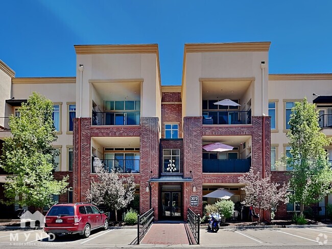 Building Photo - 307 Inverness Way S
