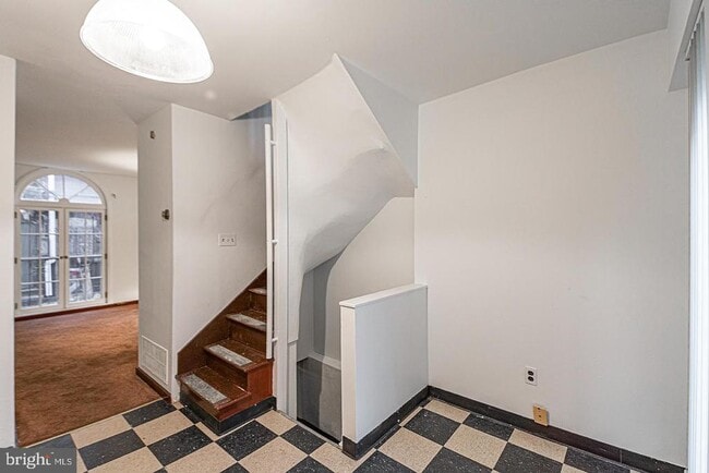 Building Photo - 2013 Moravian St
