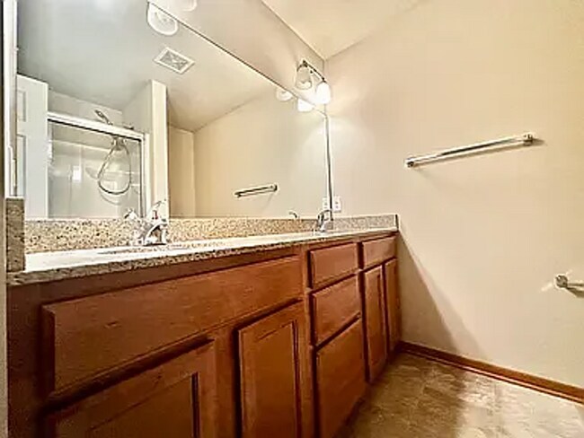 Foto del edificio - 1758 N 177th Plaza