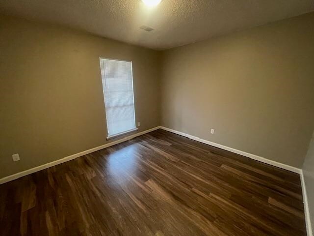 Foto del edificio - 1004 Faulkner Rd