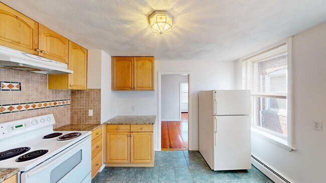 Building Photo - Spacious 1-bed in desirable North End w He...