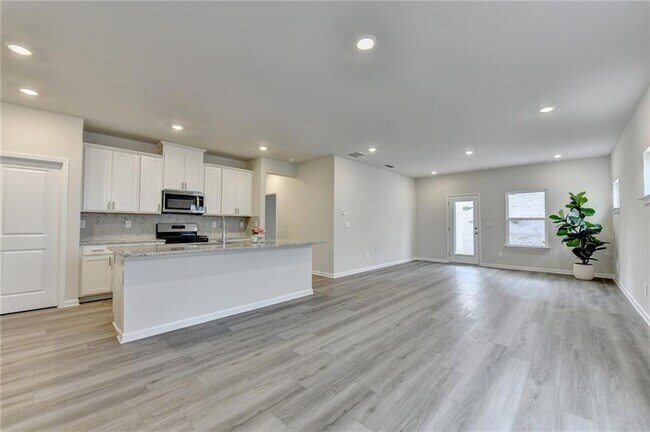 Building Photo - 2357 Whitworth St