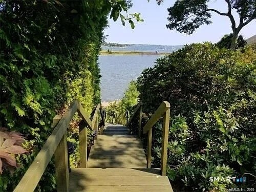 Foto del edificio - 212 Cedar Rd