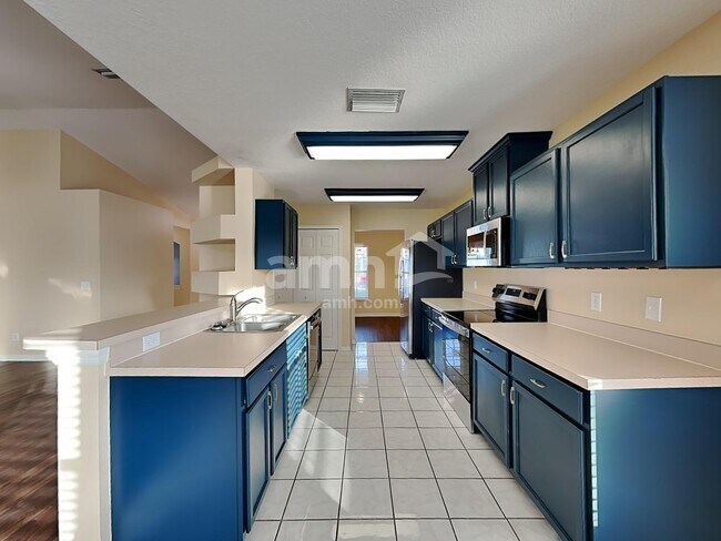 Building Photo - 4021 Kingsfield Dr