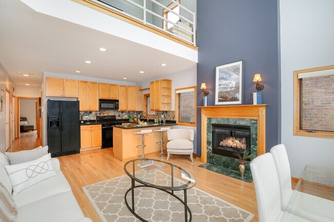 Building Photo - 919 N Willard Ct