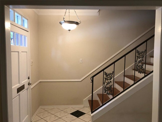 Foto del edificio - 3719 Wakeforest Ave