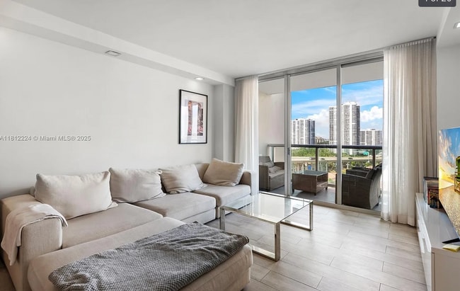 Foto del edificio - Fully renovated 2/2 in Sunny Isles Beach