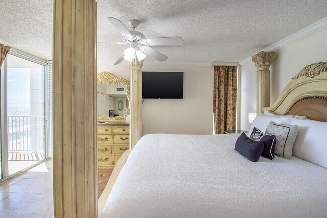 Foto del edificio - 10515 Front Beach Rd