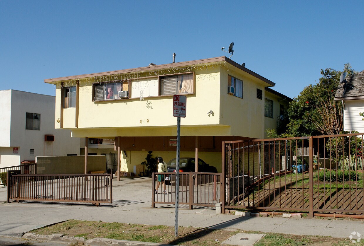 Primary Photo - 649 N Hobart Blvd
