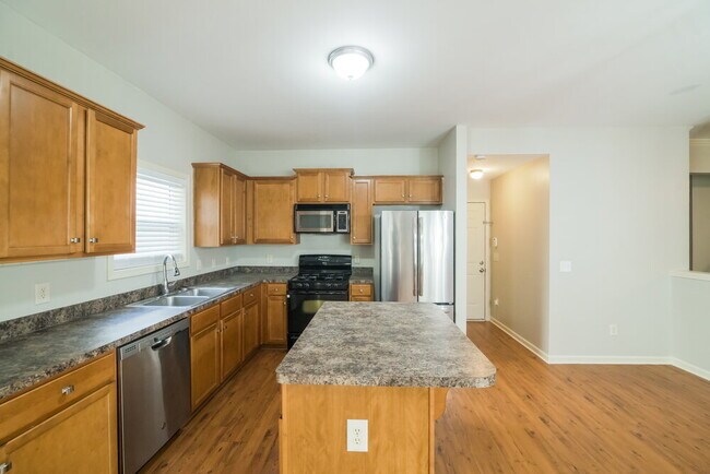 Building Photo - 115 Kingland St