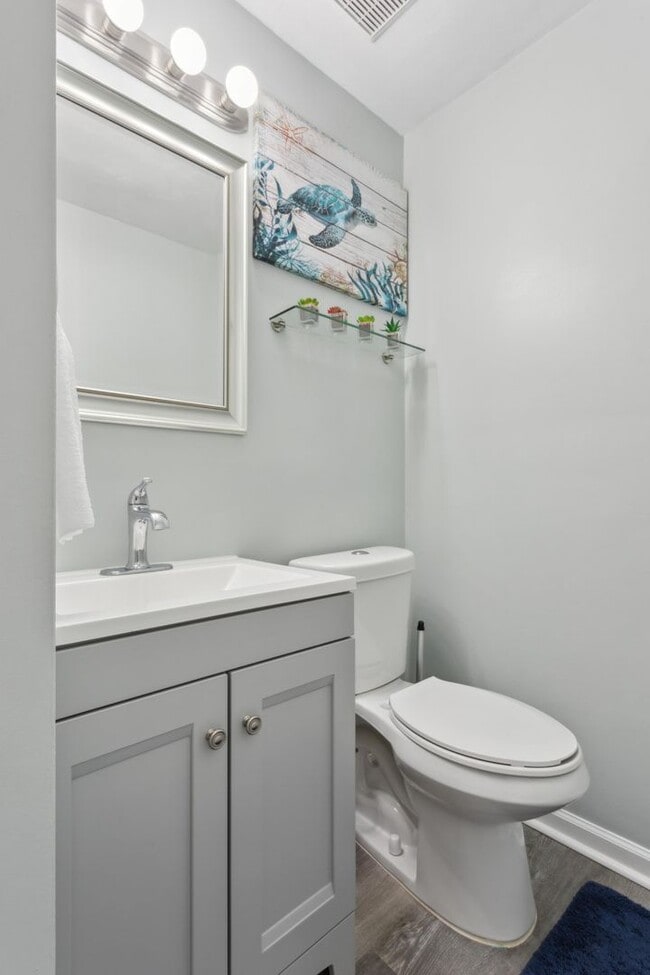 Foto del edificio - Spacious 4 BDRM 2.5 BA