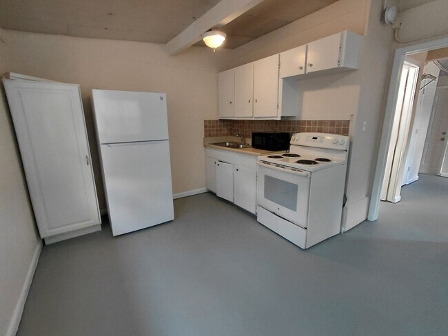 Building Photo - 2170-2172 Davis Court