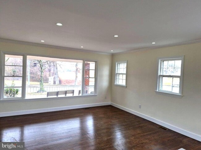 Foto del edificio - 2206 Brinkley Rd
