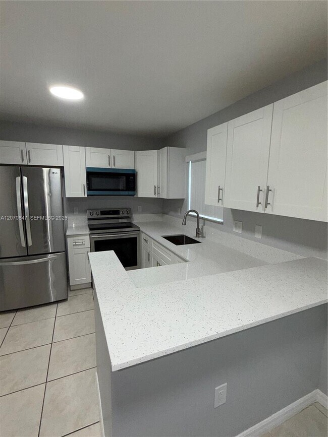 Foto del edificio - 1261 SE 27th St