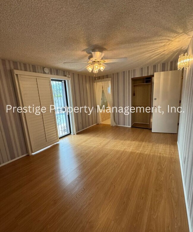 Foto del edificio - This 3/2 East Side Home Has It All AND more!