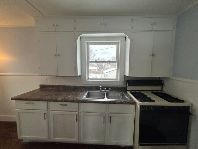 Building Photo - 111 S Wood St