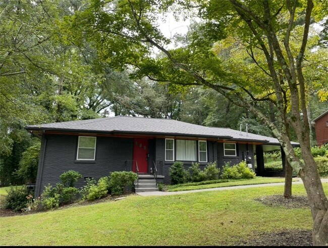 Foto del edificio - 1397 Skyhaven Rd SE