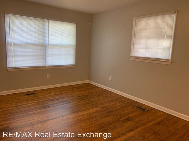 Building Photo - 205 Chavis St